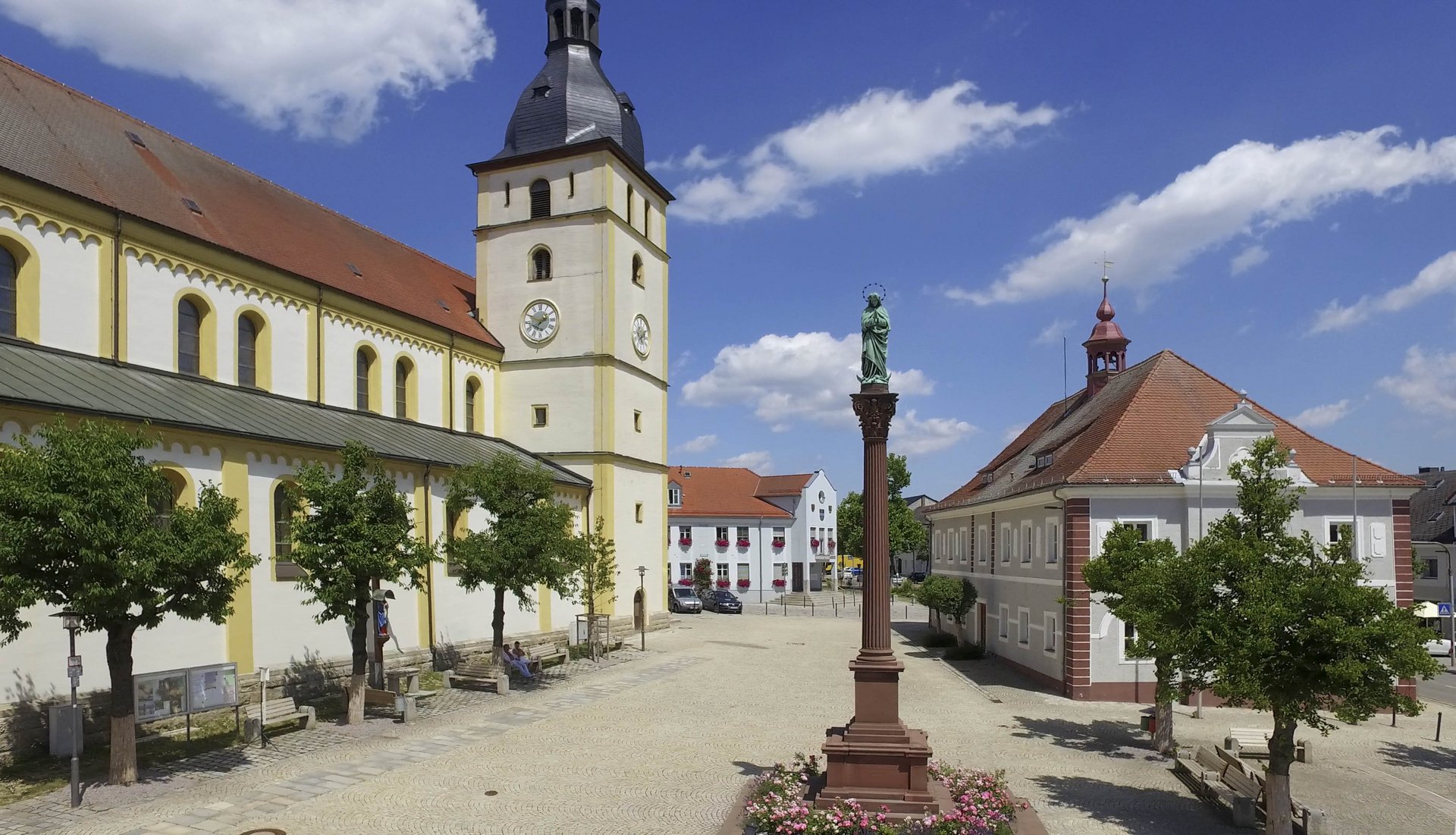 Bild: Luftaufnahme des Marktplatzes Mitterteich.