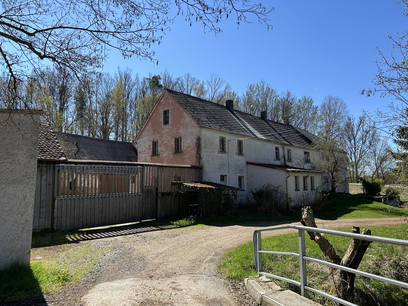 Bild: Kriegermühle 1, 95666 Leonberg