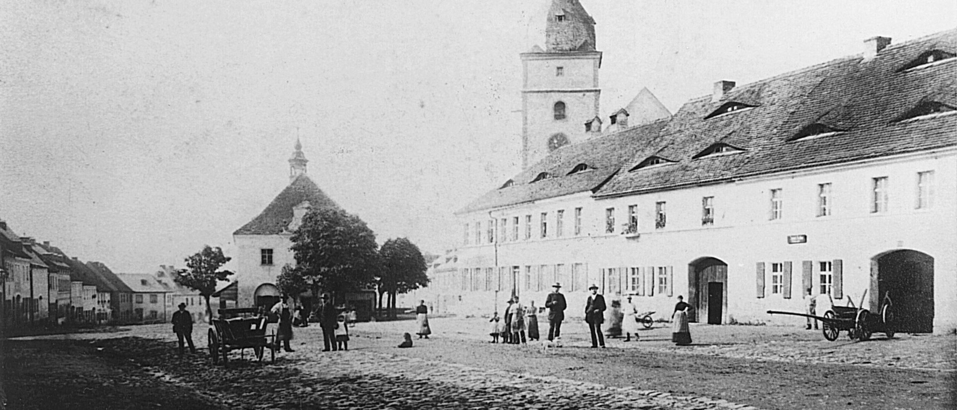 Bild: Der Obere Marktplatz um 1895.